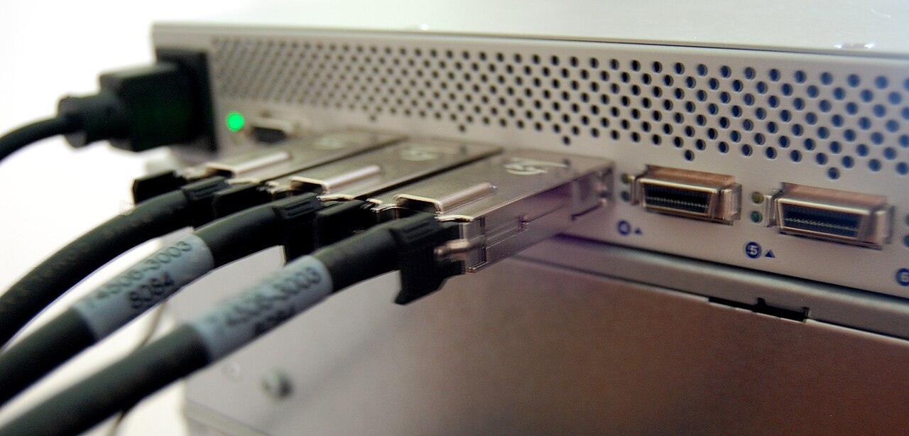 RoCE vs InfiniBand: choosing a fabric